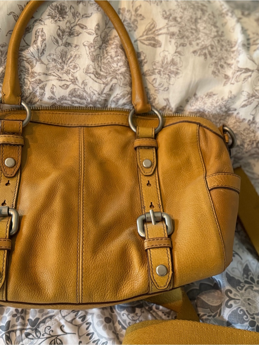 Fossil Yellow Leather Shoulder Satchel with Buckle Accents - Picture 4 of 4